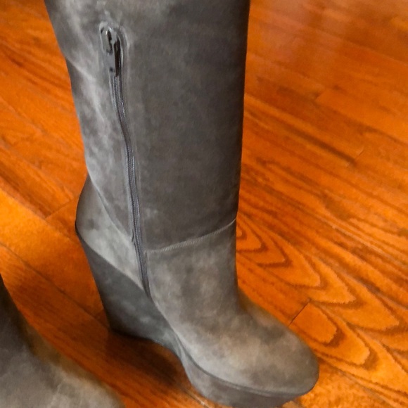 NEW Stuart Weitzman Suede Taupe Wedge Boot Size 8 - Picture 5 of 8